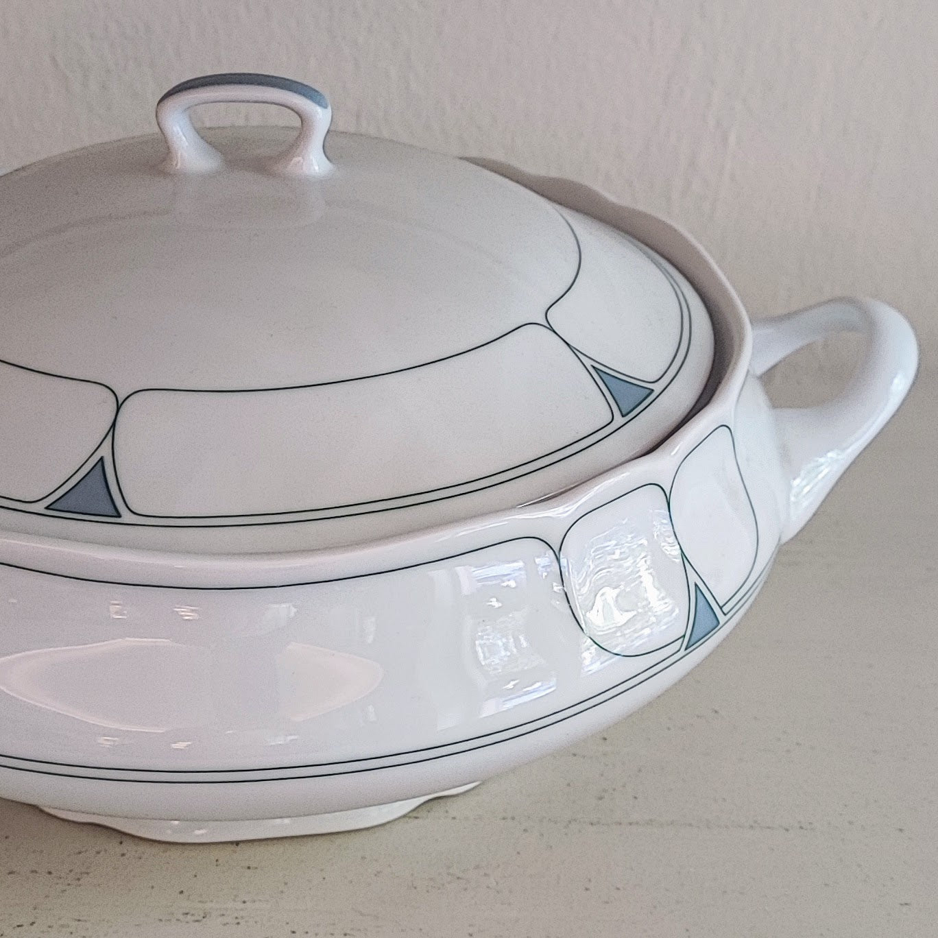 Gravy boat