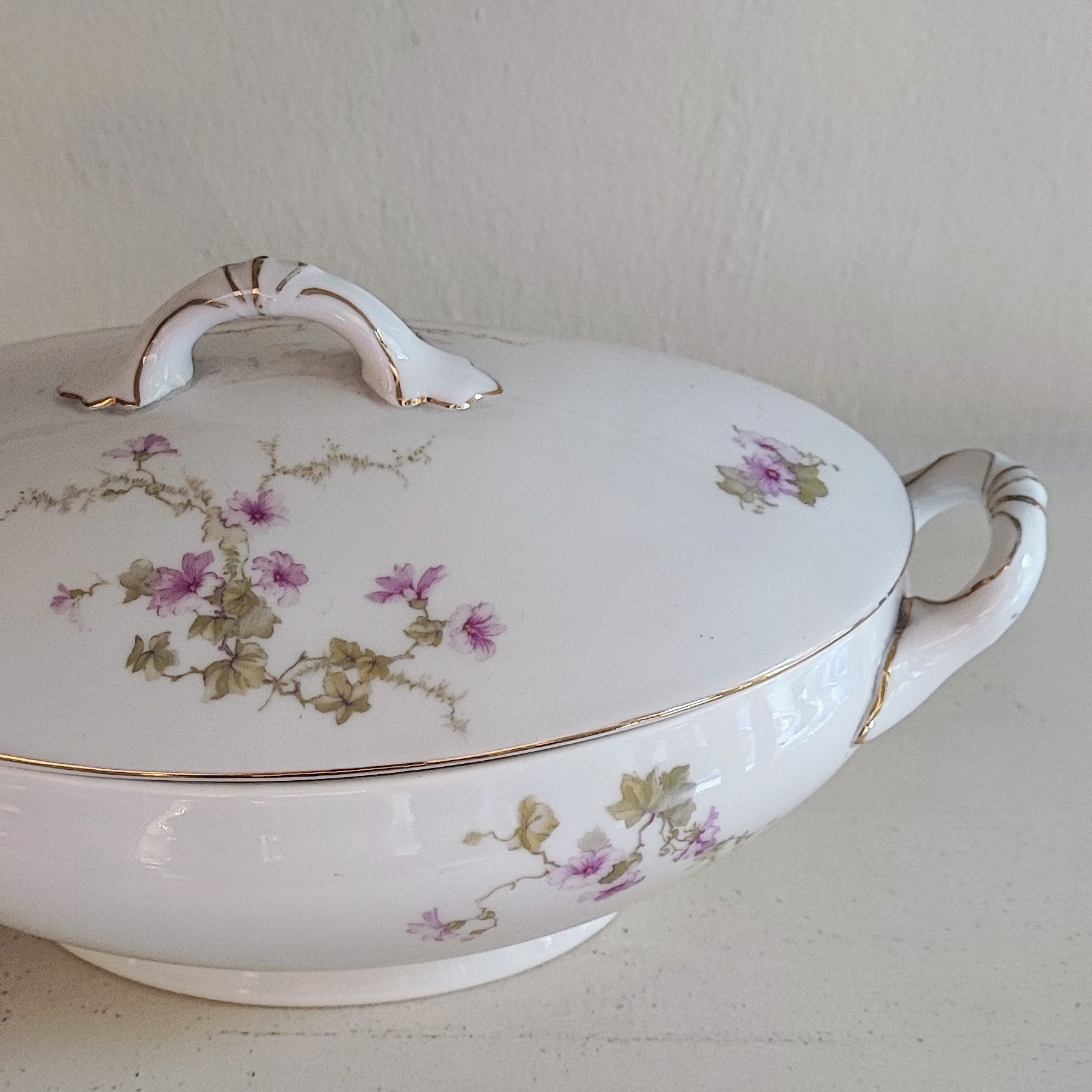 Gravy boat