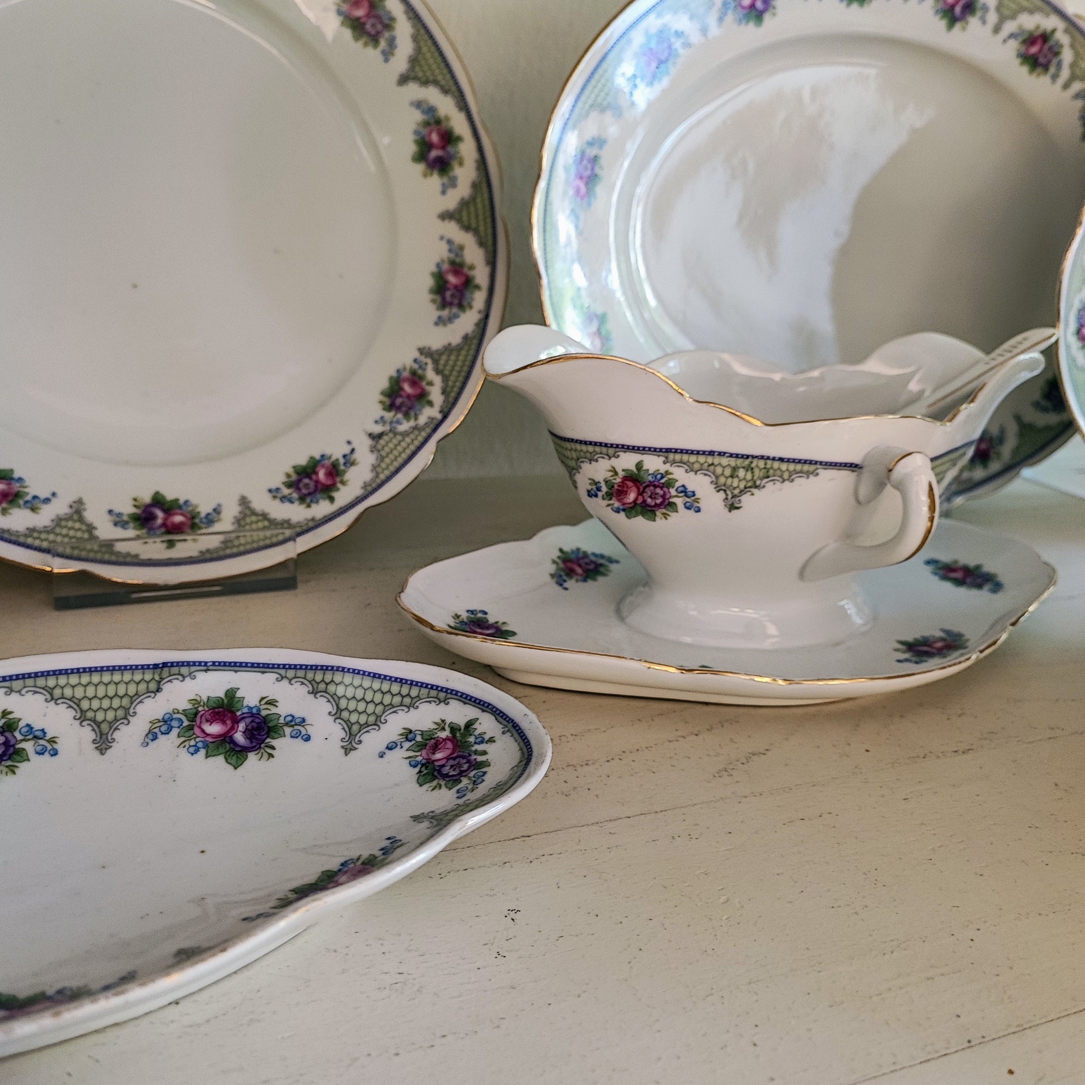 Gravy boat