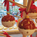 Carica l'immagine nel visualizzatore della galleria, Palla di Natale 2025 rossa
