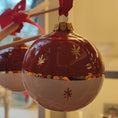 Carica l'immagine nel visualizzatore della galleria, Palla di Natale 2025 rossa
