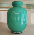 Carica l'immagine nel visualizzatore della galleria, Vaso verde smeraldo
